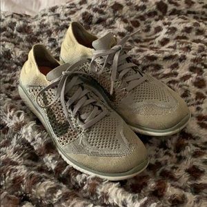 NIKE RUNNING SNEAKER